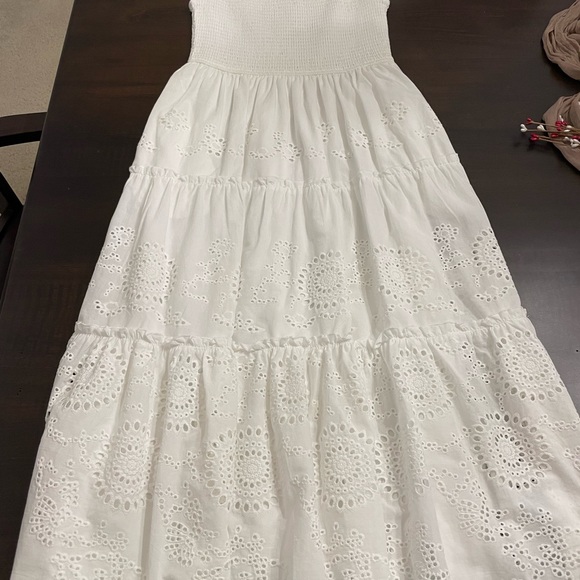 White eyelet maxi dress size large - Picture 2 of 4